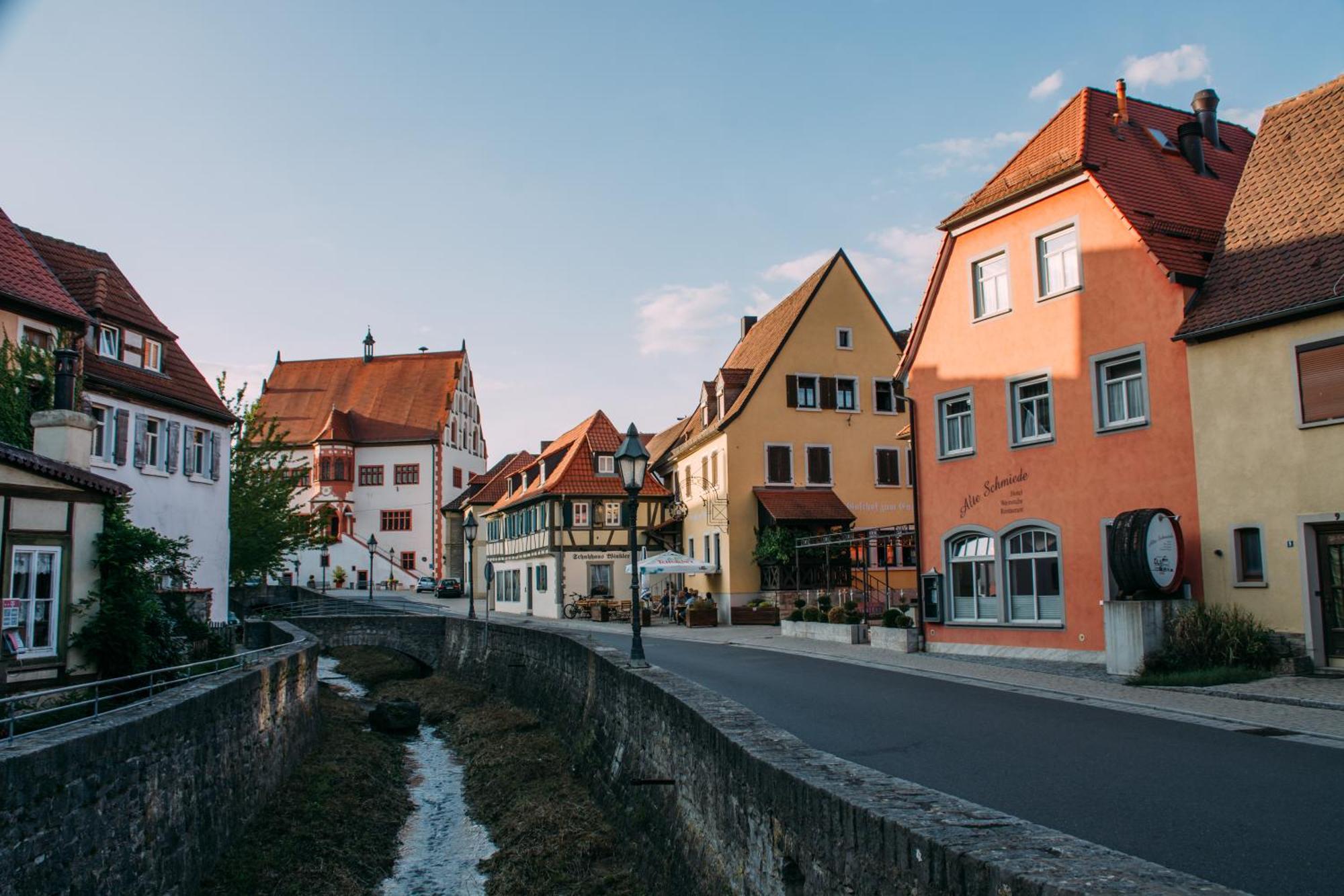 Akzent Hotel Franziskaner Деттельбах Экстерьер фото